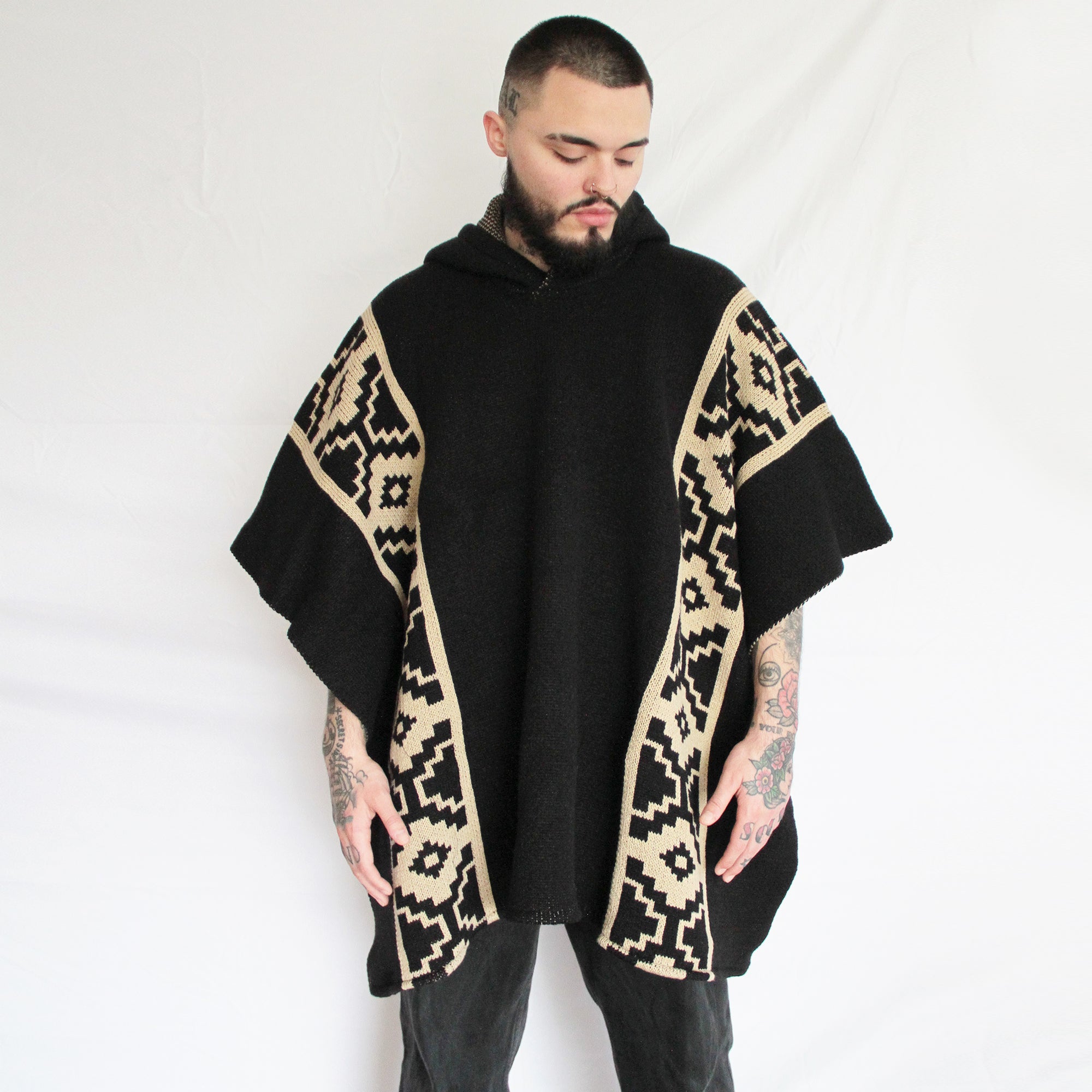 Poncho Cruz Andina con capucha