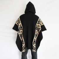 Poncho Cruz Andina con capucha