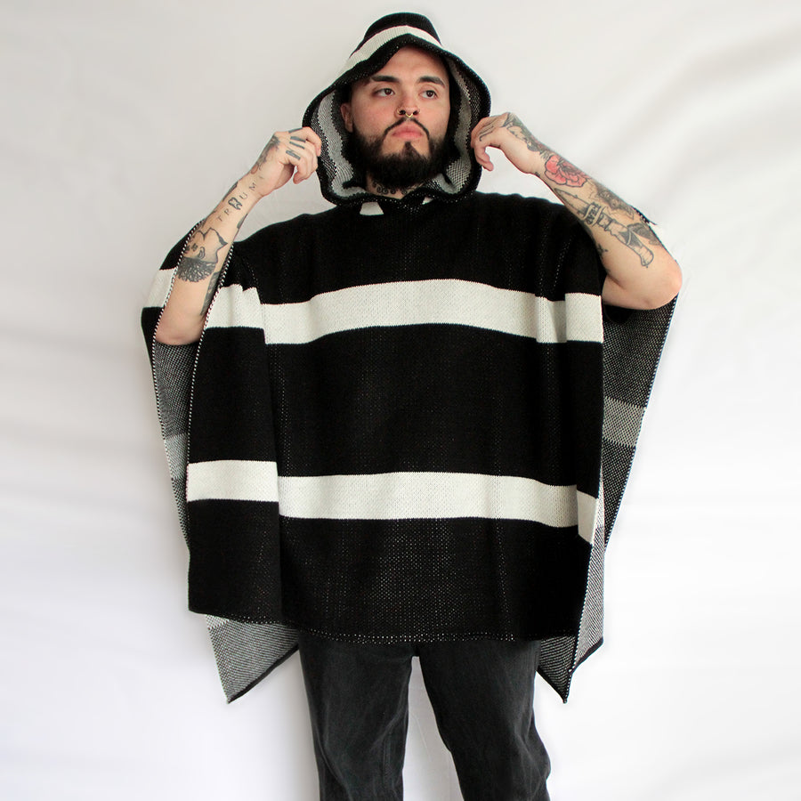 Poncho Rayas negro